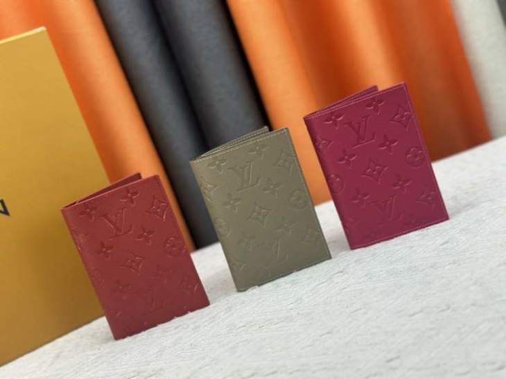 Picture of Louis Vuitton Wallets _SKUfw220044264fw